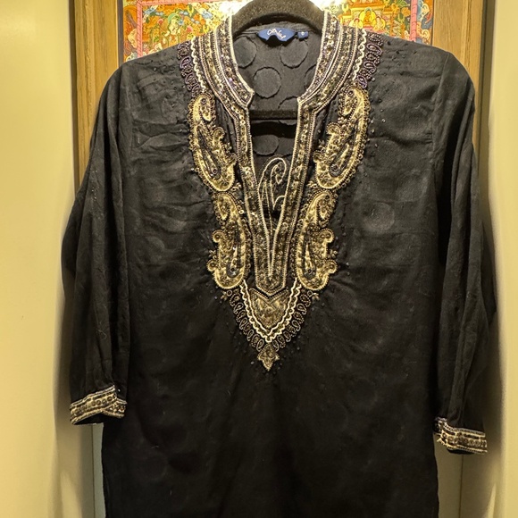 SULU COLLECTION - Sula Beaded Tunic - Picture 1 of 5